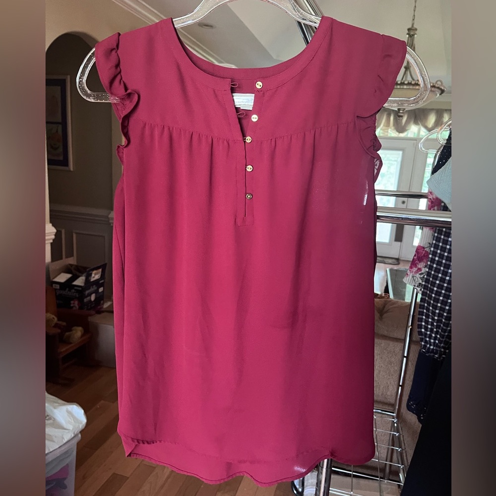 LOFT Size S Garnet Ruffle Button Shell Top